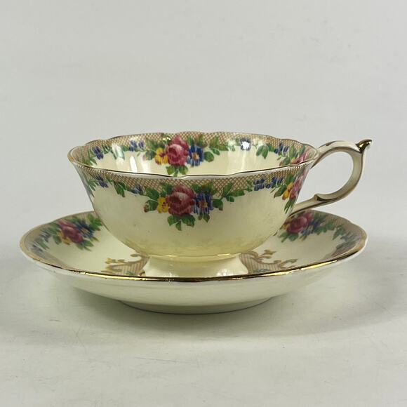 Paragon Minuet Bone China Teacup & Saucer Floral Gold Trim England Vintage - Picture 2 of 14